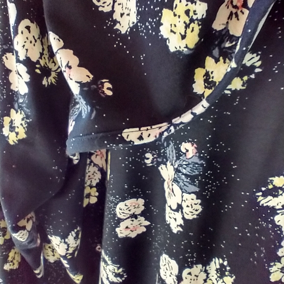 Great Condition Exercise zip up - Picture 3 of 13